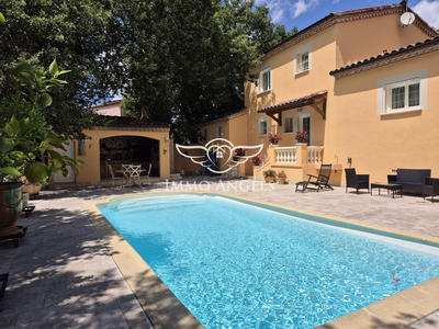 Villa - 213 m² - 7 pièces