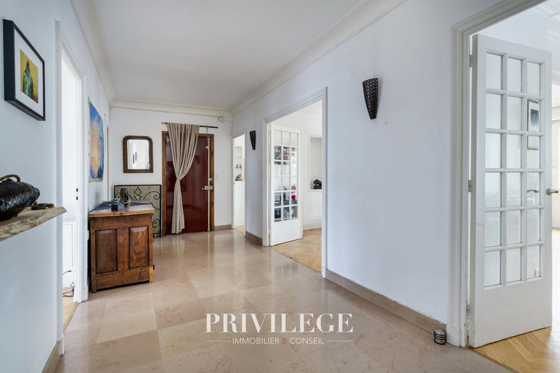 Appartement - 163 m² - 6 pièces