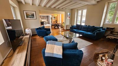 Maison - 198 m² - 8 pièces