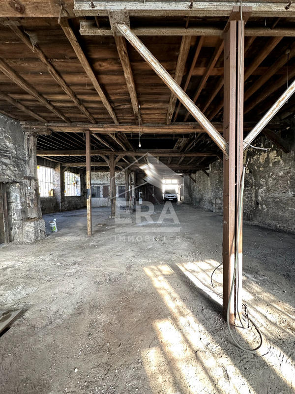 Local d'activité / Entrepôt - 617 m²