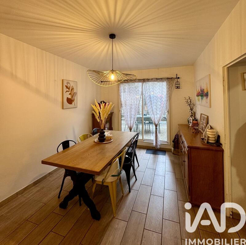 Maison - 90 m² - 5 pièces