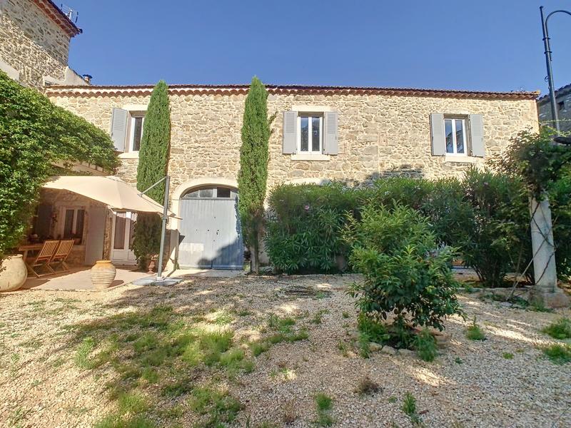 Maison - 467 m² - 10 pièces