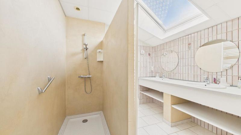 Maison - 200 m² - 9 pièces