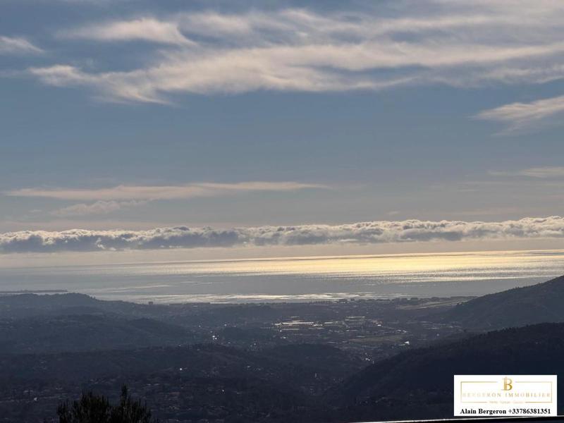 Maison - 235 m² - 5 pièces