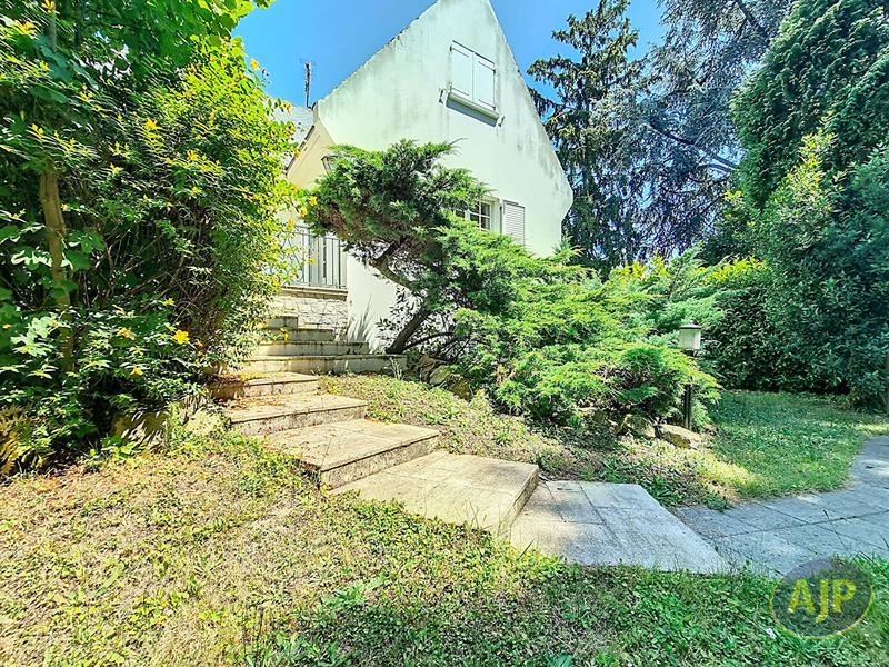 Maison - 177 m² - 7 pièces