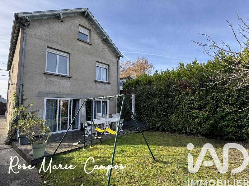 Maison - 242 m² - 11 pièces