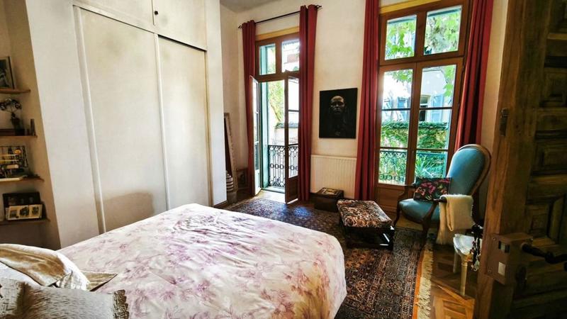 Studio - 151 m² - 5 pièces