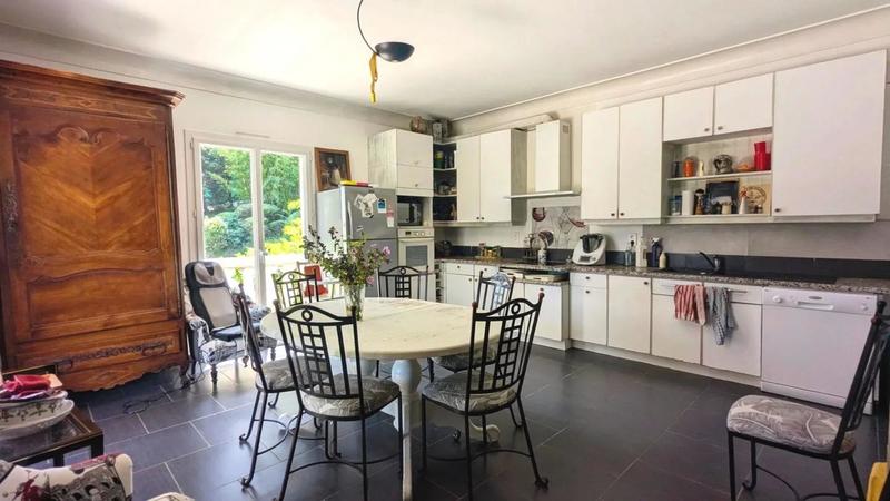 Demeure - 236 m² - 8 pièces