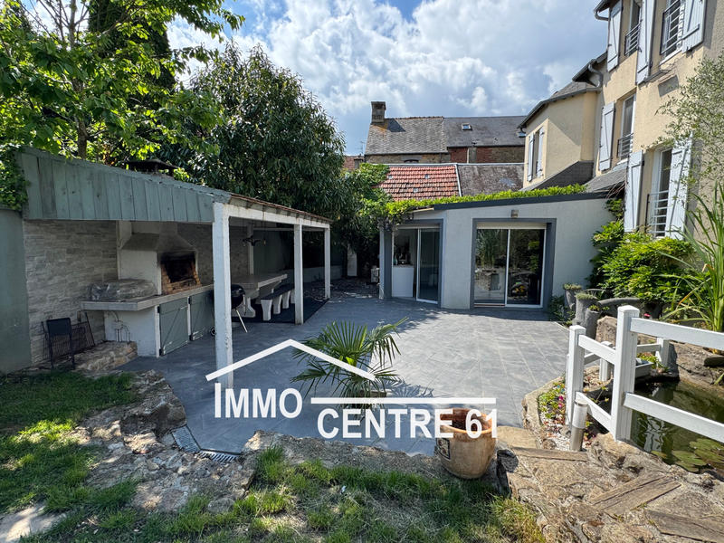 Maison - 228 m² - 8 pièces