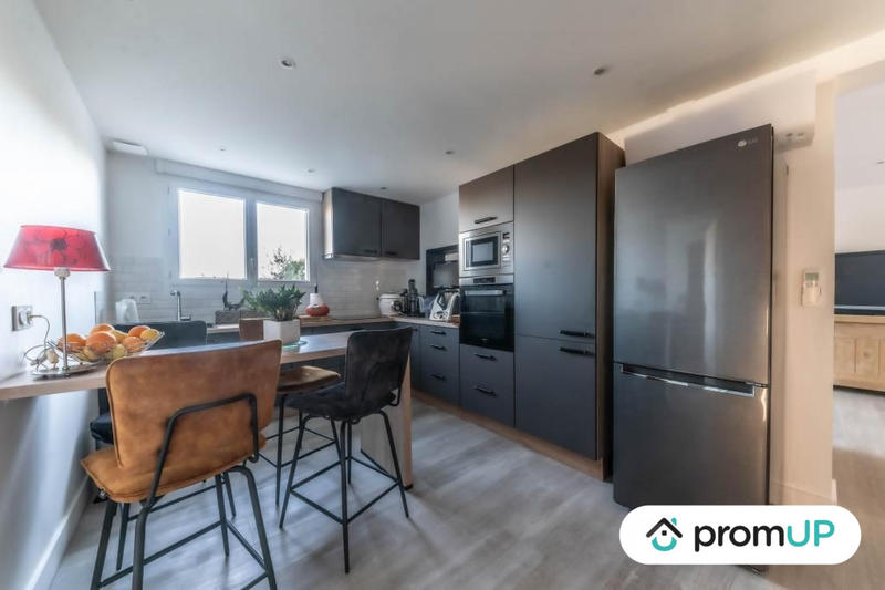 Maison - 205 m² - 8 pièces