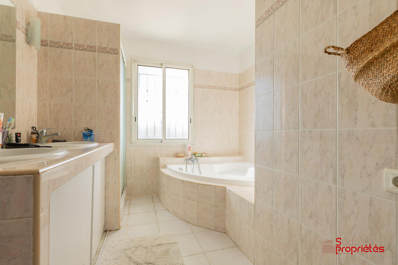 Maison - 149 m² - 6 pièces