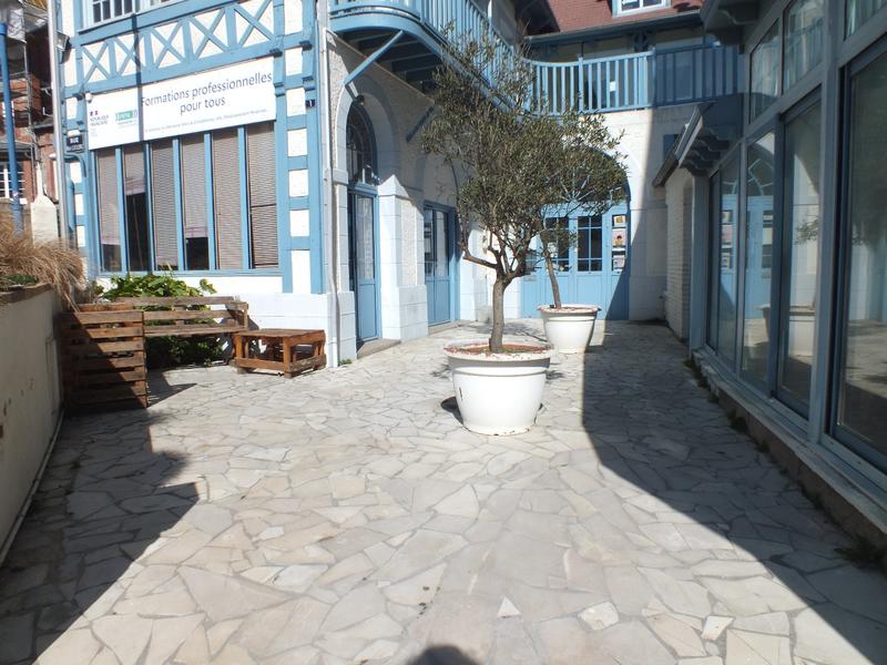 Maison bourgeoise - 302 m² - 10 pièces