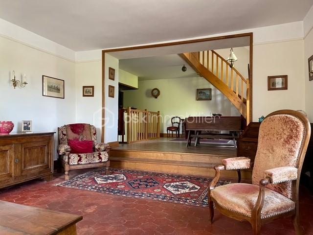 Demeure - 210 m² - 7 pièces