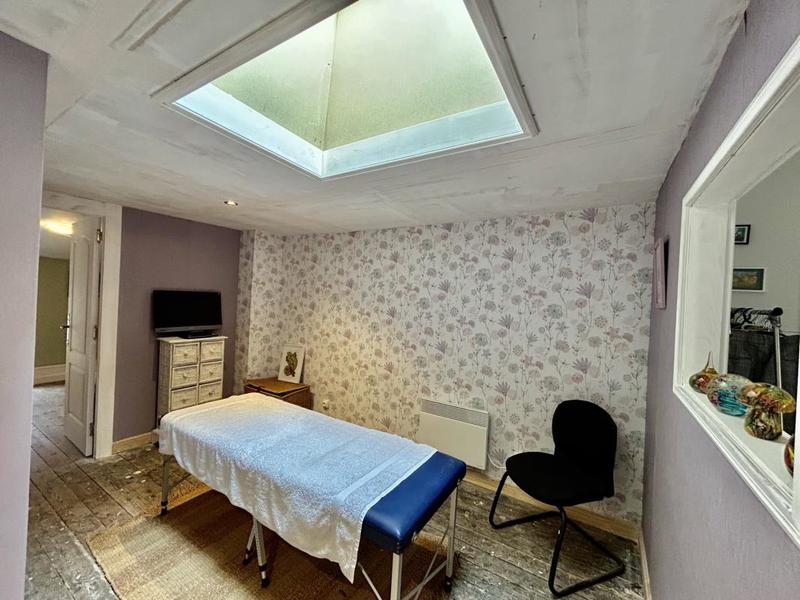 Maison - 185 m² - 7 pièces