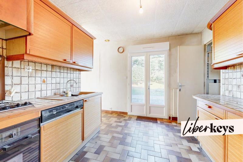Maison - 90 m² - 5 pièces