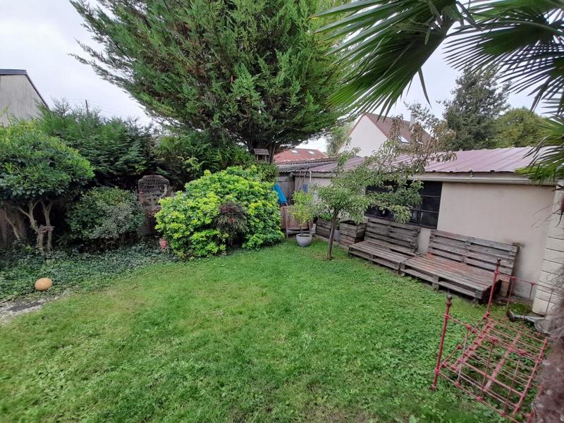 Maison - 95 930 m² - 4 pièces