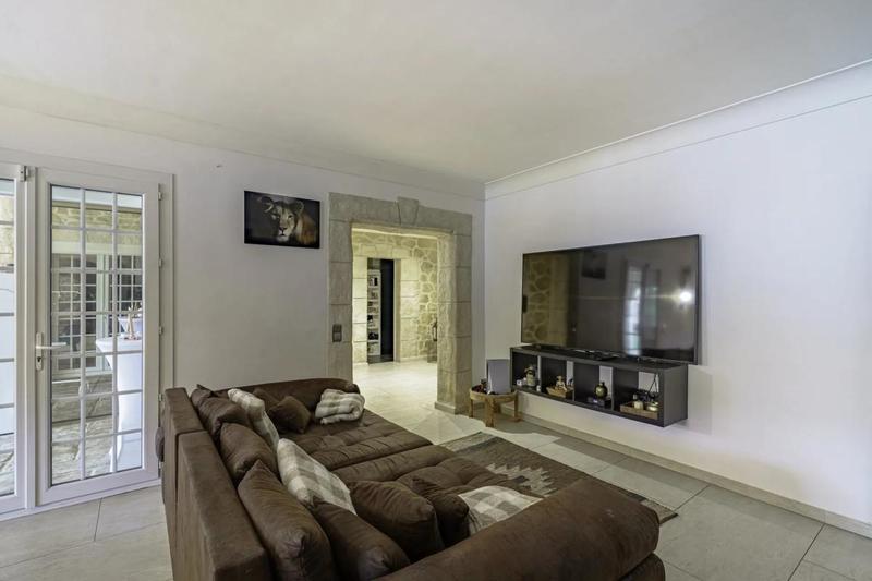 Demeure - 340 m² - 11 pièces