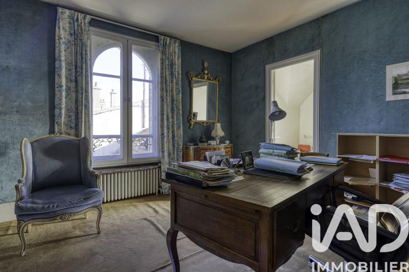 Maison - 227 m² - 10 pièces