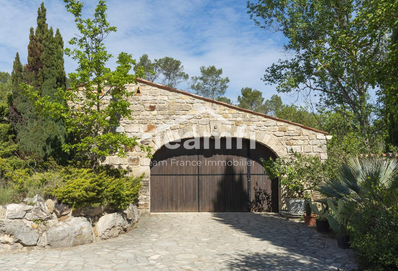 Mas - 256 m² - 10 pièces