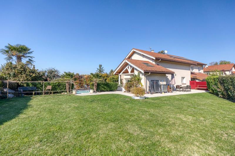 Maison - 246 m² - 10 pièces