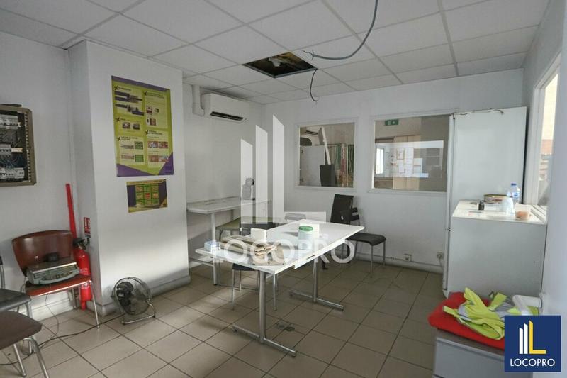 Local d'activité / Entrepôt - 446 m²