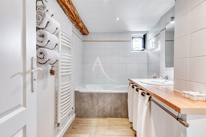 Maison - 190 m² - 7 pièces