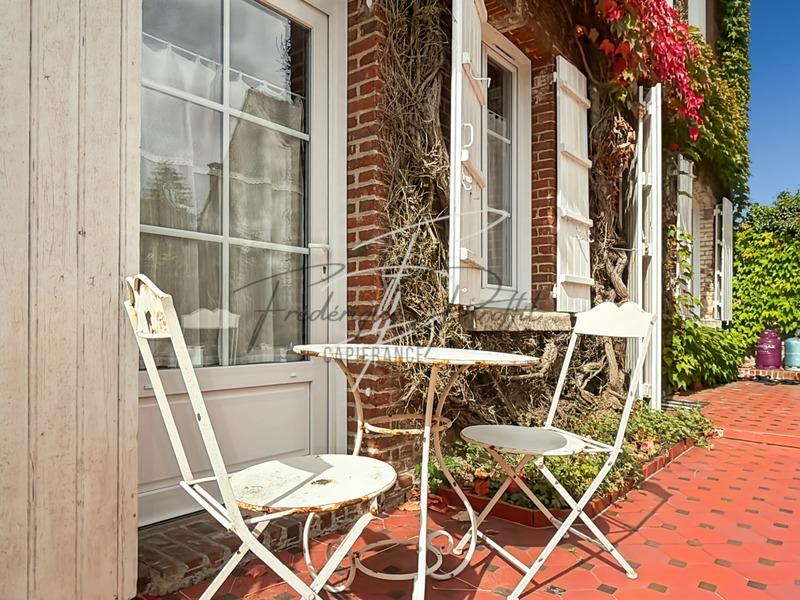 Demeure - 368 m² - 11 pièces