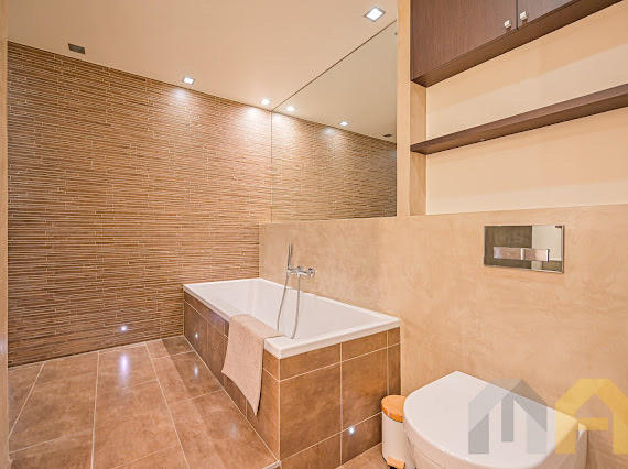 Duplex - 186 m² - 7 pièces