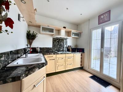 Appartement - 95 m² - 5 pièces