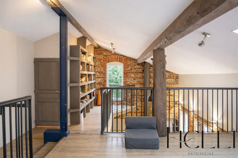 Maison ancienne - 240 m² - 9 pièces