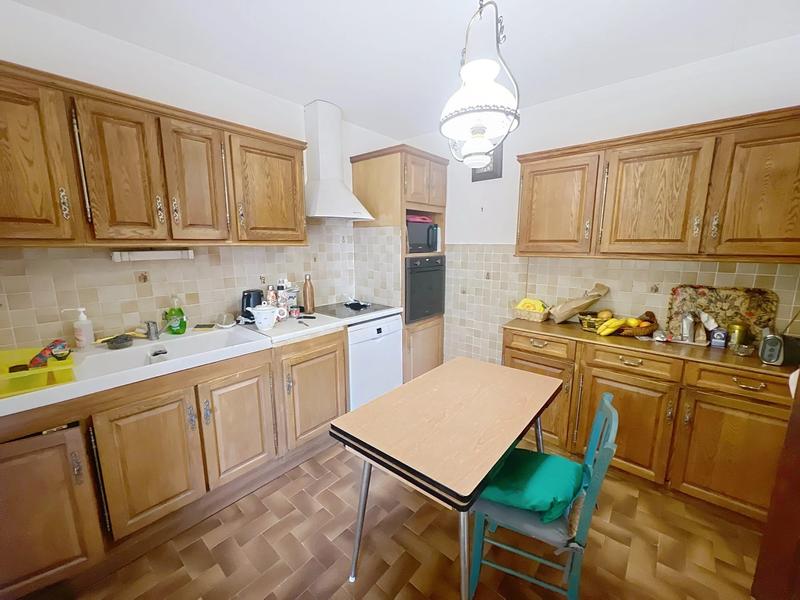 Propriété - 192 m² - 8 pièces