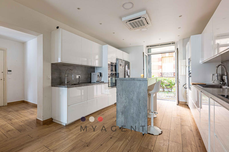 Appartement - 90 m² - 5 pièces