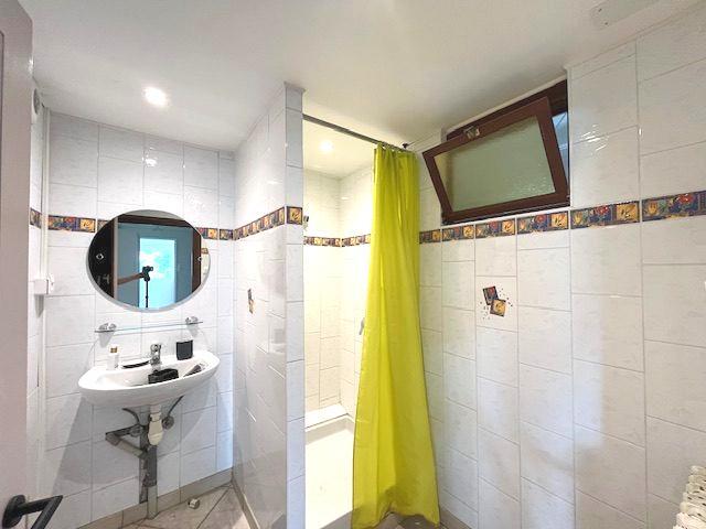 Immeuble - 213 m² - 8 pièces