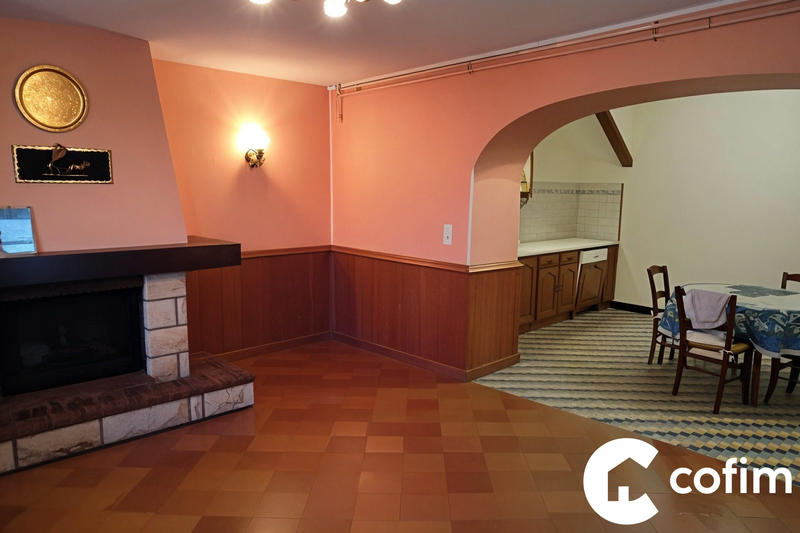 Maison - 242 m² - 9 pièces