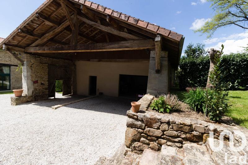 Maison - 249 m² - 7 pièces