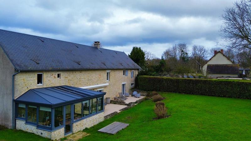 Maison - 220 m² - 8 pièces