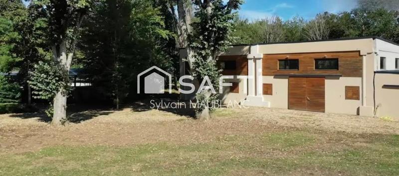 Maison - 838 m² - 20 pièces