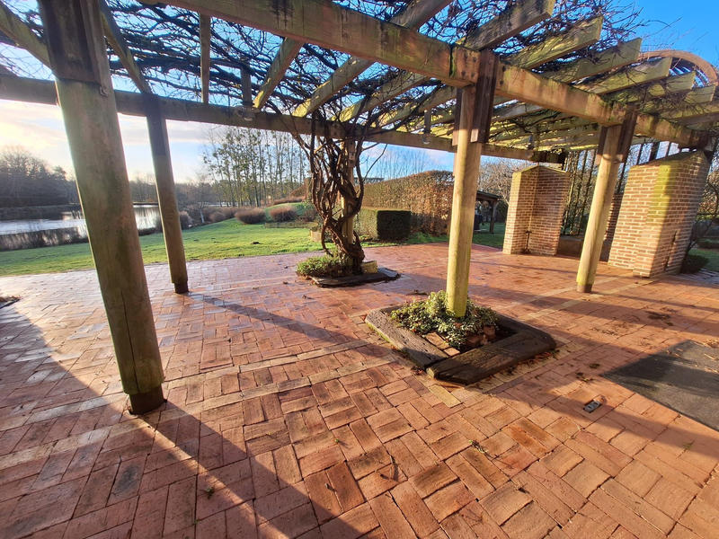 Maison contemporaine - 311 m² - 10 pièces