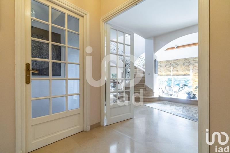 Maison - 284 m² - 6 pièces