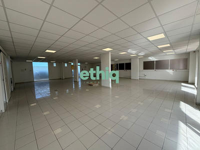 Local commercial - 420 m²