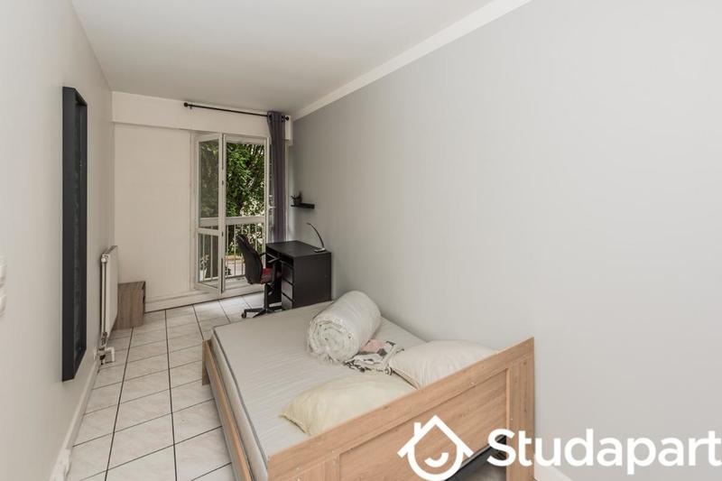 Chambre - 11 m² - 1 pièce