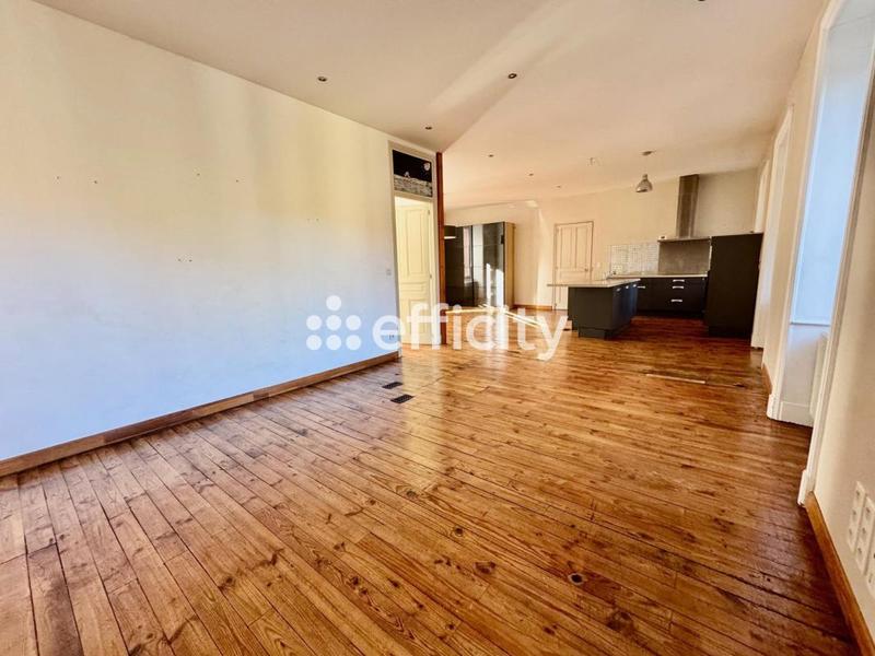 Maison - 240 m² - 10 pièces