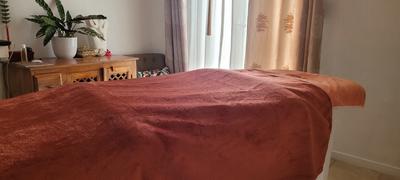 Sabrina Ferreira massages