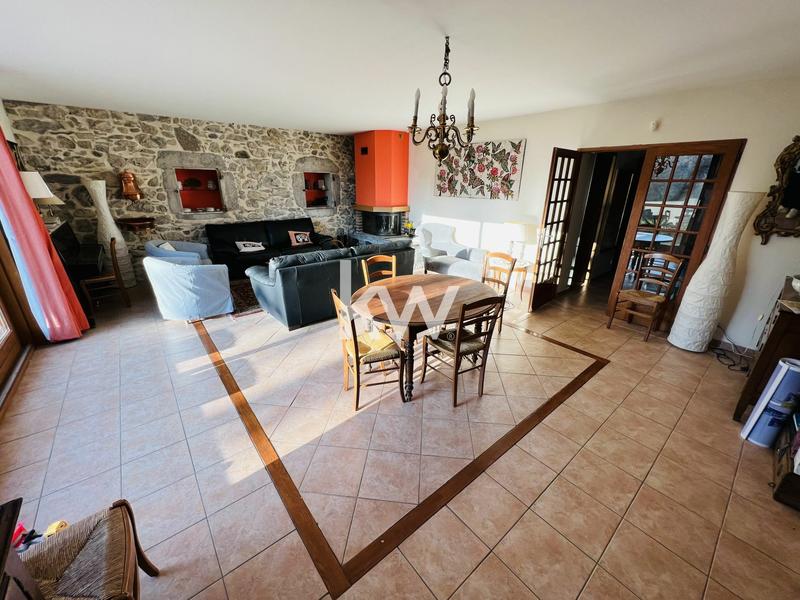 Appartement - 217 m² - 7 pièces