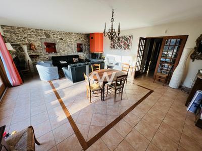 Appartement - 217 m² - 7 pièces