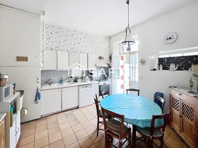 Villa - 215 m² - 11 pièces