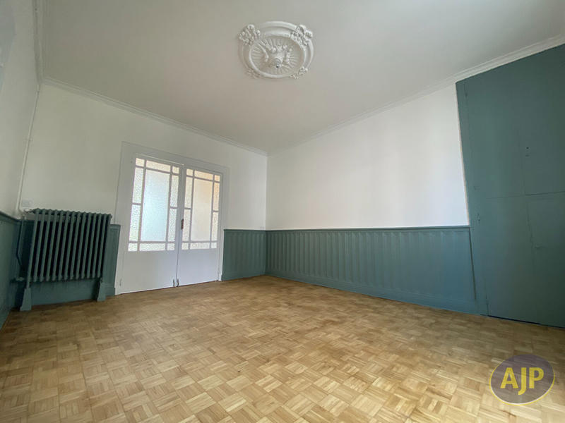 Maison - 167 m² - 8 pièces