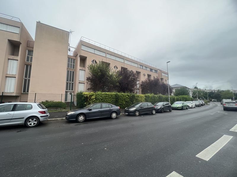 Appartement - 96 m² - 5 pièces