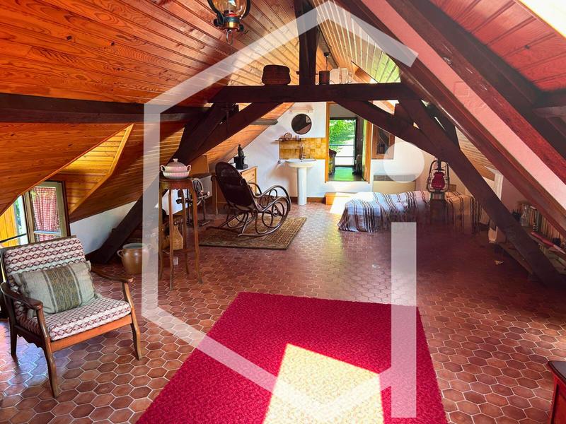 Maison - 105 m² - 8 pièces