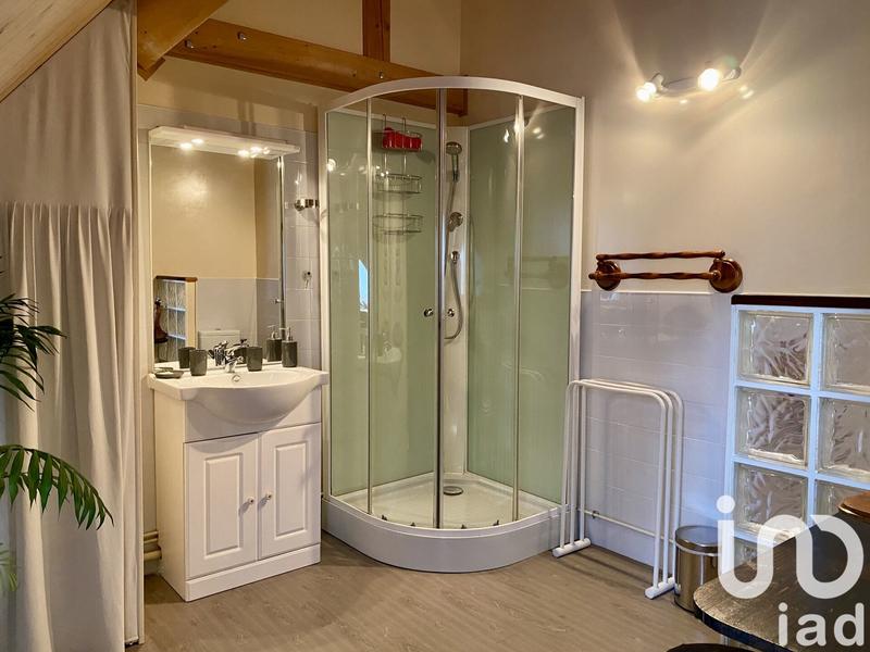 Maison - 250 m² - 9 pièces